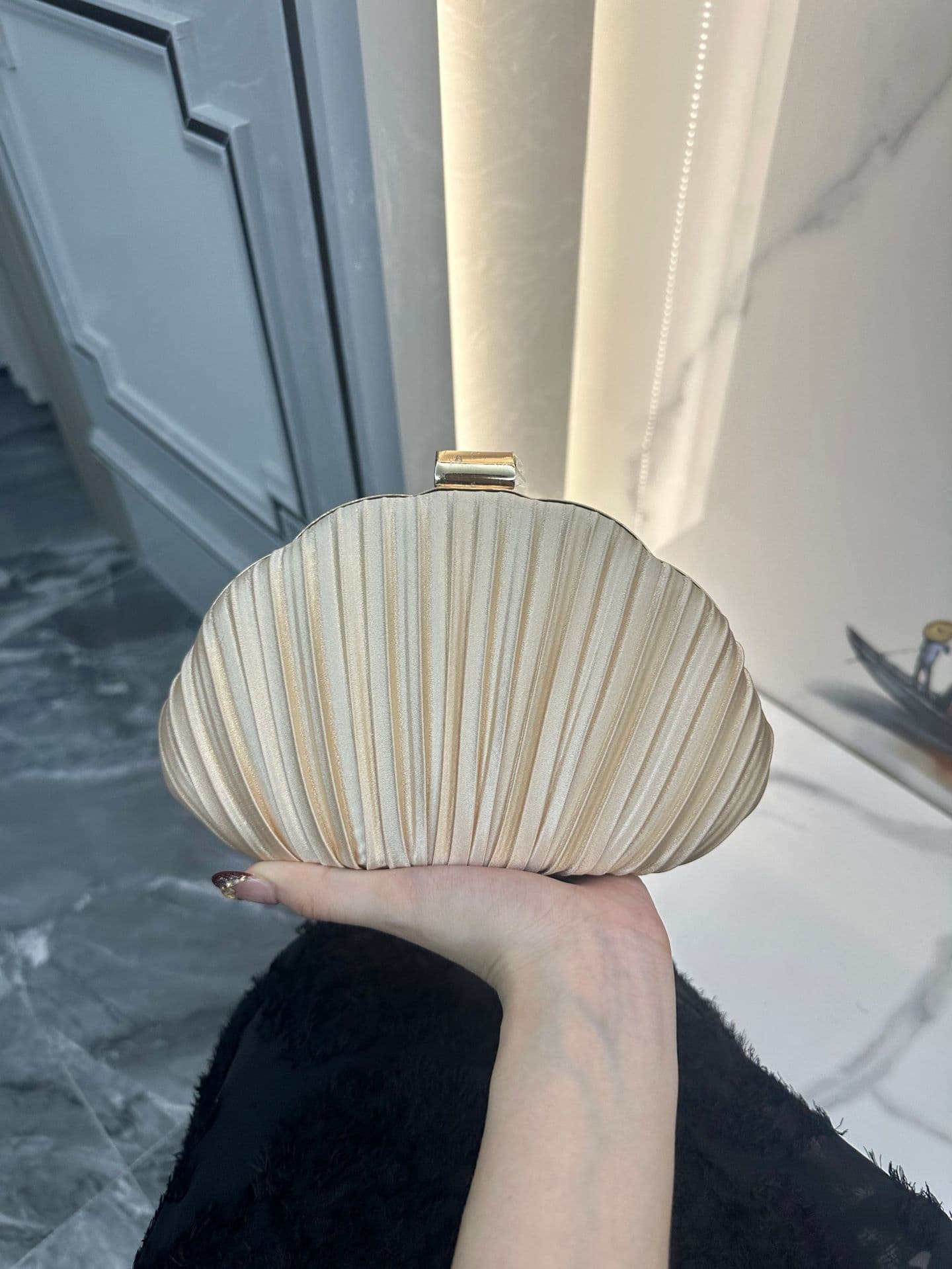 New Pearl String Premium European And American Folded Celebrity Handbag Dress Bag Party Pleated Dinner Bag Handbag