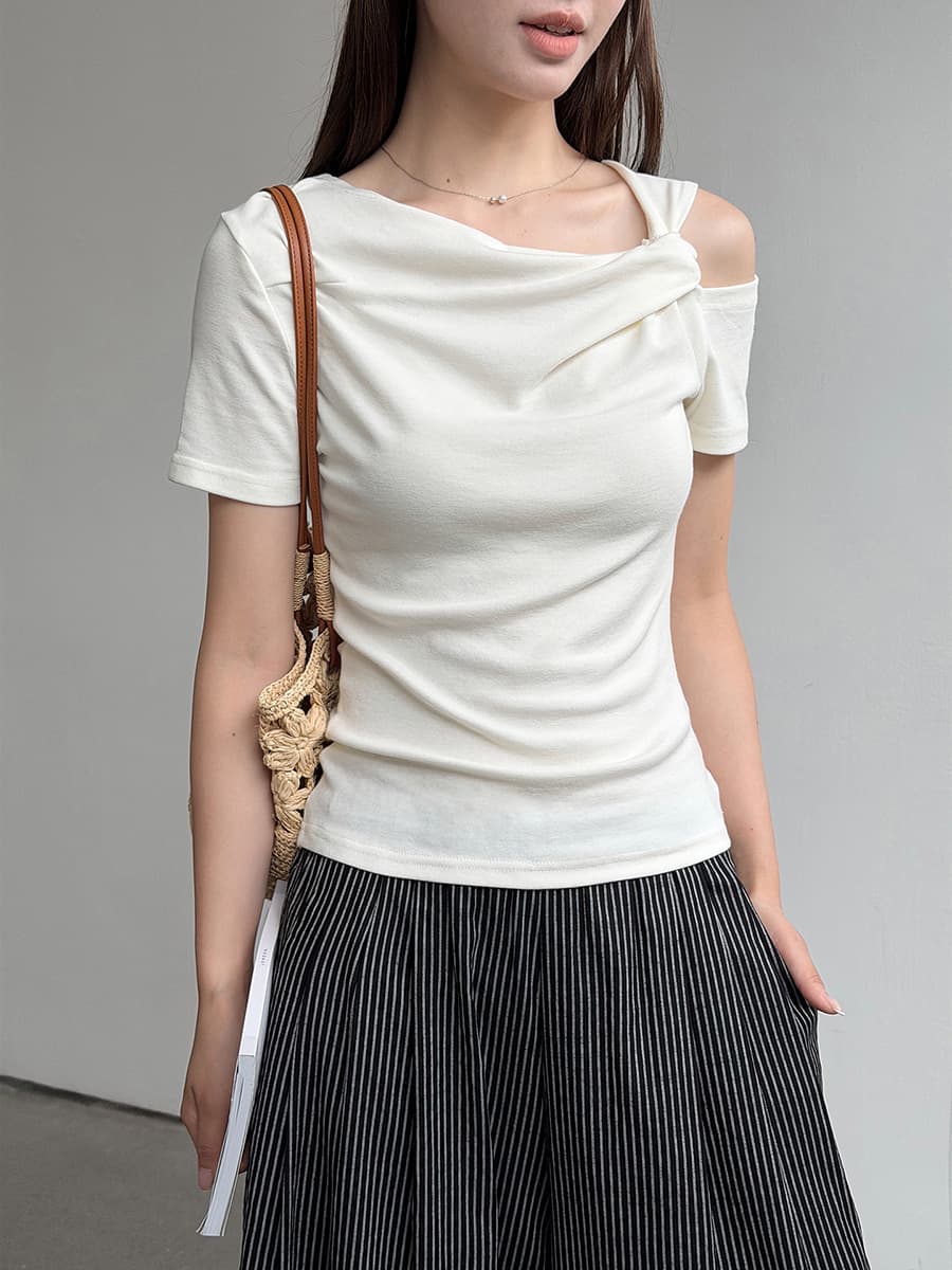 [song Motto] Guangzhou 13 Korean Design Irregularly Twisted Shoulder Short-sleeved T-shirt Top Bn2190