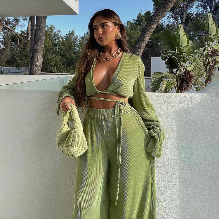 Retro Long Sleeved Pleated Casual Suit 2022 New Design Sexy Loose Horn Sleeved Shirt Suit