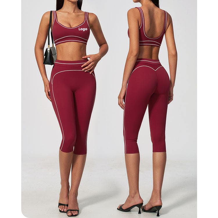 78 Nylon 22 Spandex Contrasting White Lines Elegant Pilates Set Bra and Cropped Pants 2 Piece Yoga Set