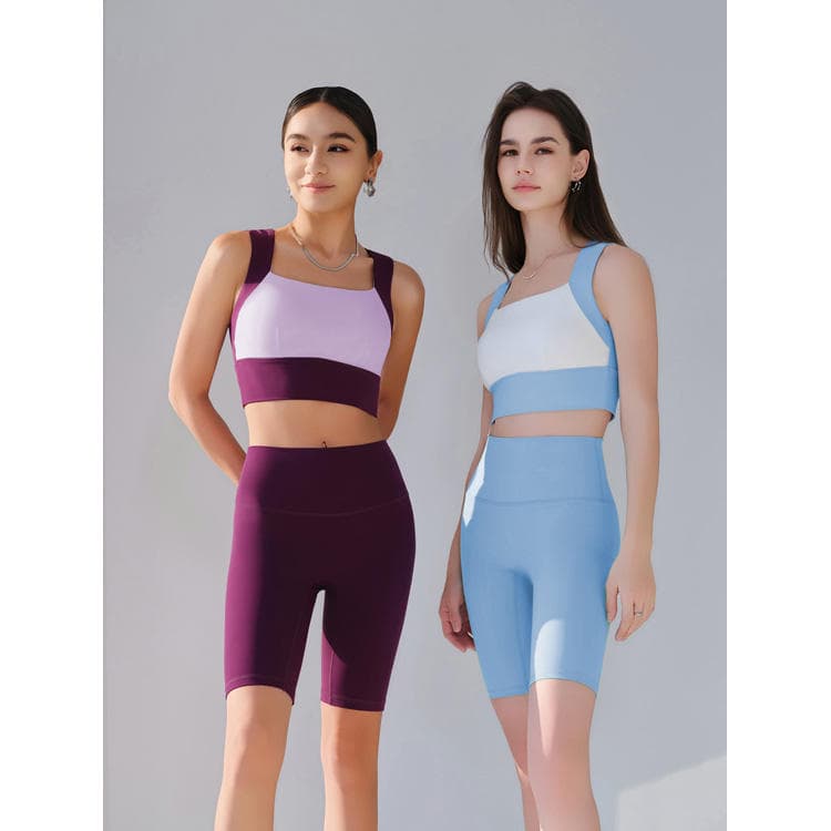80 Nylon 20 Spandex Workout Set Contrasting Color Wide Strap Padded Top and Capri Pants 2 Piece Yoga Set
