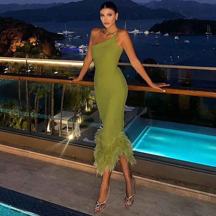 Autumn New One Shoulder Evening Dresses Feather Hemline Sexy Dress Temperament Commuter Slim Dresses