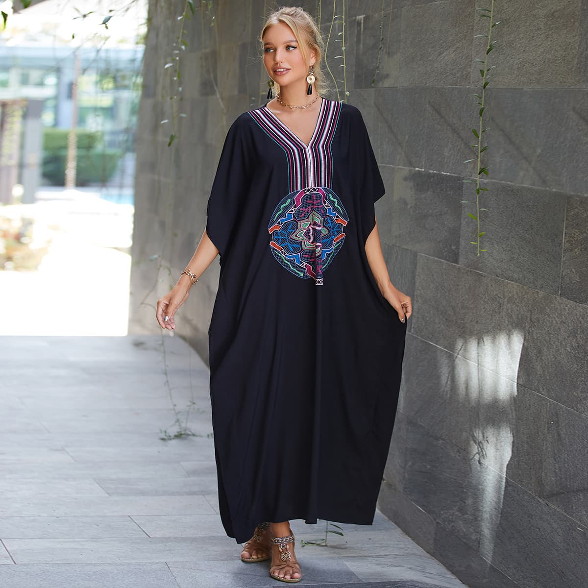 Black V Neck Embroidered Beach Kaftan Vacation Sunscreen Cover up