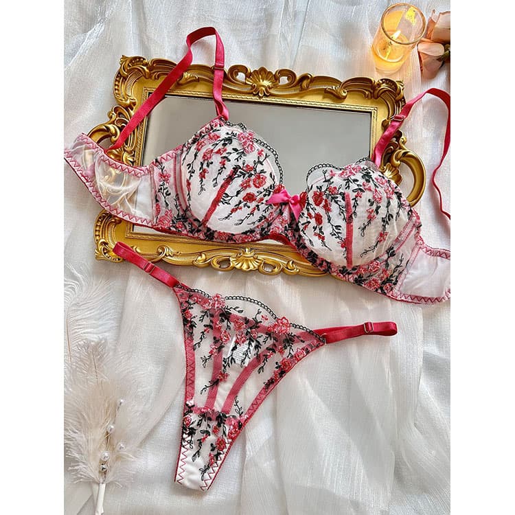 New High Quality Elegant Floral Embroidered Transparent Mesh Temptation Sexy Lingerie Set
