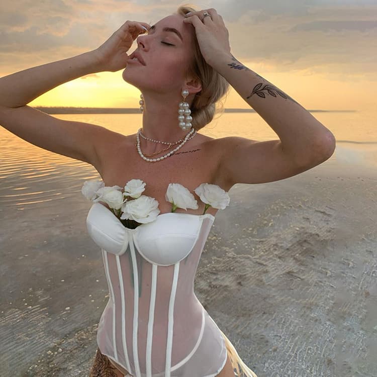 Spring Mesh Waistband Bra With Lace-up Slim Fit Solid Color Bra Vest