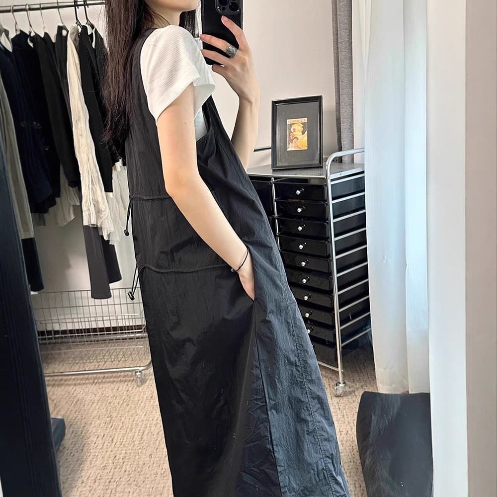 2025 Premium Exposed Shoulder Small Dress Designer Niche White Invisible Blue Contrast Color Waist Slim Dress Trendy