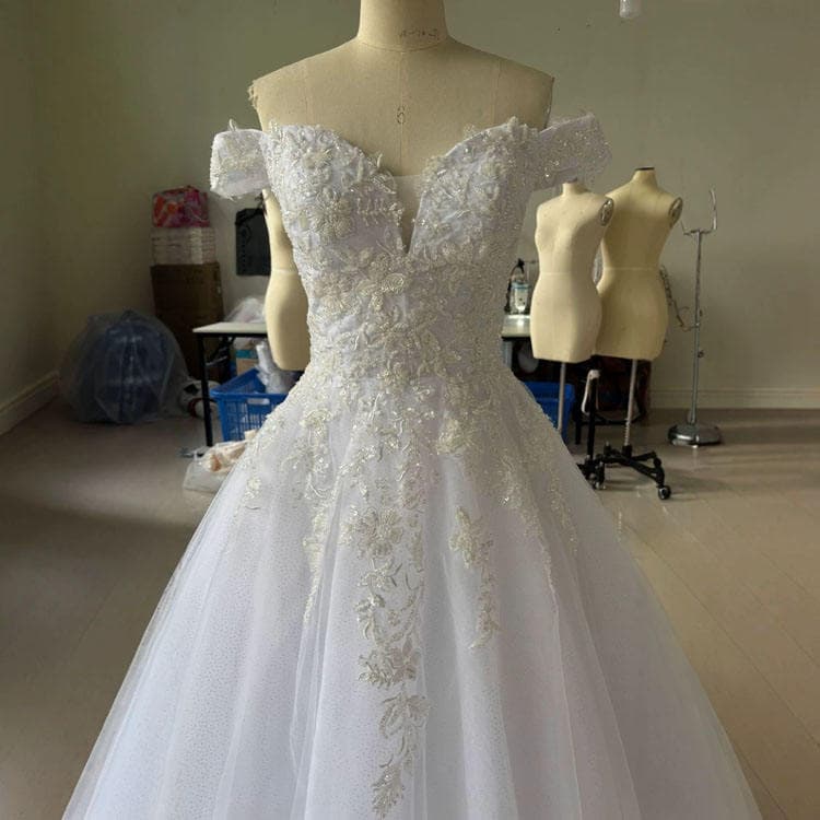 Wenshuo Elegant Lace Women Wedding Dress V Neck Off Shoulder Back Lace up Embroidery Wedding Dress Factory Wholesale
