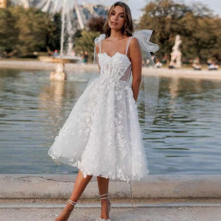 Wenshuo Midi Elegant Evening Dress Embroidery Lace and Mesh Patchwork Party Dress Halter Sleeveless Backless Women Dress