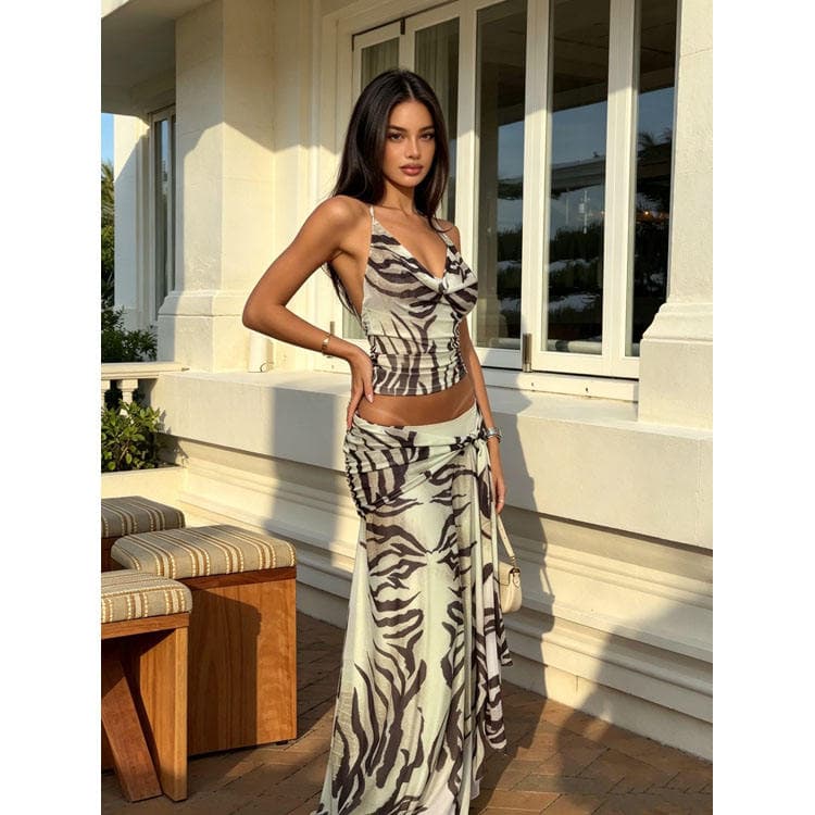 Wenshuo Wholesale 2026 New Striped Sexy Women Set Slim Fit Backless Halter Top and Long Skirt Women Casual 2 Piece Set