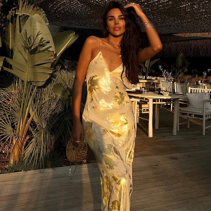 Women Casual Dress 2025 Spring and Summer New Fashion Sexy Backless Women Dress Hot Stamping Pattern Long Dress Wholesale