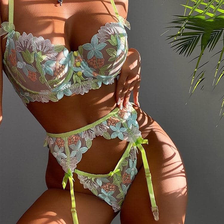 New Sexy Lingerie Sexy Three Point Mesh Embroidery Lace Suspenders 3 Piece Set