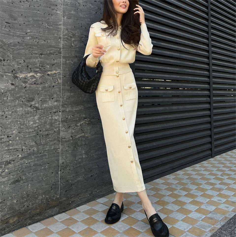 Celebrity Style Two Piece Suit Wholesale Women Knitted Suit with Custom logo Soft Button Long Skirt Factory Directly