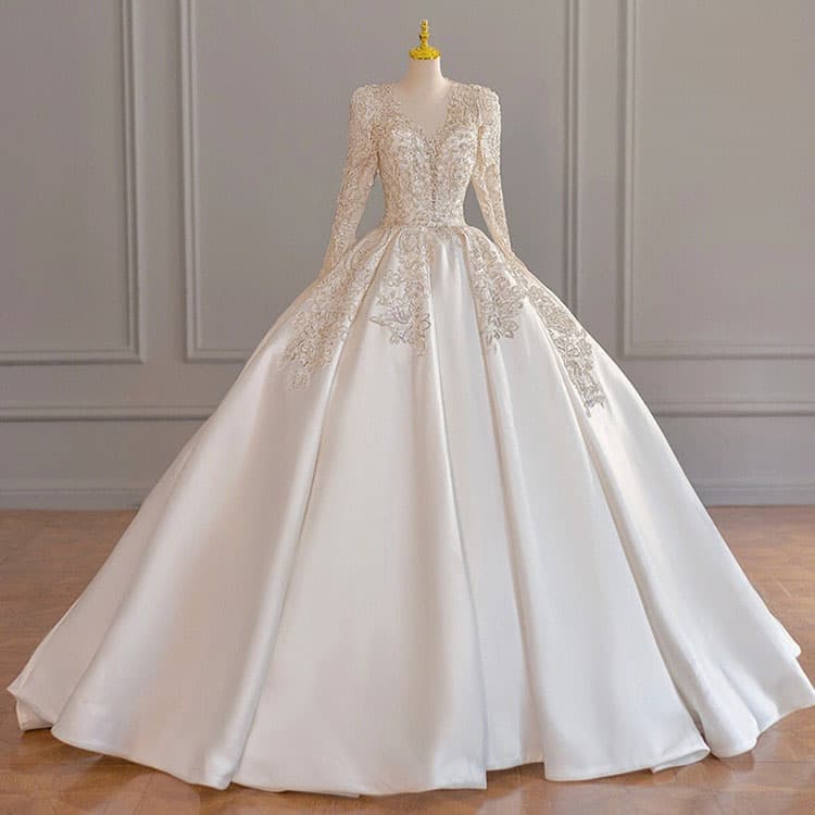 2023 French Bride Wedding Dress Long Sleeve Heavy Craft V Neck Satin Texture Wedding Dress