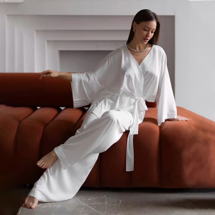 Loose Satin Pajamas Wholesale Simple Design Pajamas Custom logo Long Sleeve Soft Pajamas Factory Direct
