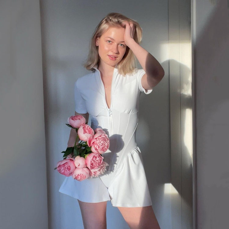 2023 Hot New Launch Women Sports Jumpsuit Sexy Slim Tight Short Skirt Jumpsuit Zipper Crew Collar One Piece Set