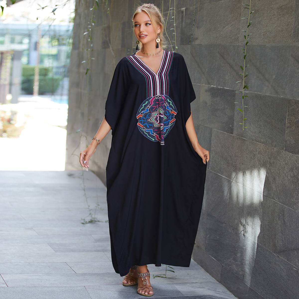 Black V Neck Embroidered Beach Kaftan Vacation Sunscreen Cover up