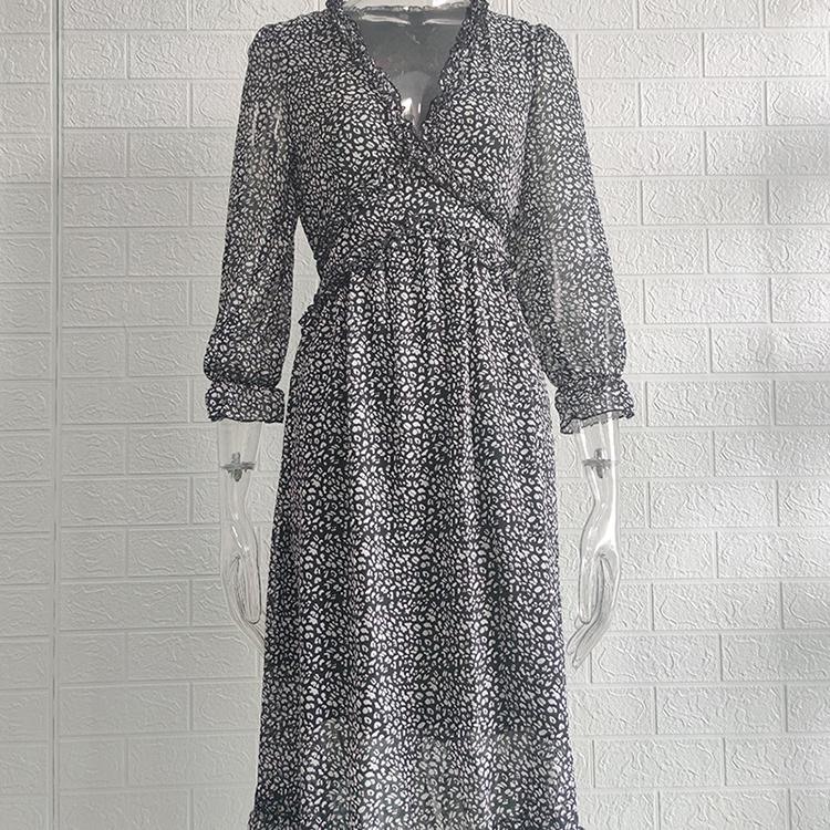 2023 New Holiday Print Casual Dress V-neck Ruffled Long Dress Women