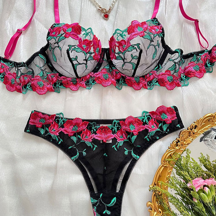 2024 New Retro Fashion Sexy Hot Girl Rose Embroidery Lace Perspective Sex Lingerie Suit