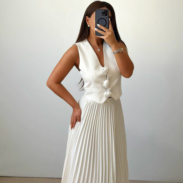 Elegant Women 2 Piece Set Sleeveless Top and High Waist Pleated Skirt with Flowers for Summer