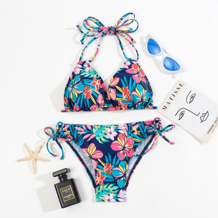 2022 Hot Style Floral Two Piece Bikini Halter Neck Lace String Bikini Manufacturers Wholesale Bikini