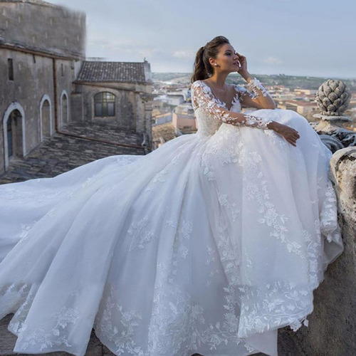 High End New Style Wedding Dress for Brides off Shoulder Lace Slim Fit Wedding Dress Simple and Elegant Wedding Dress